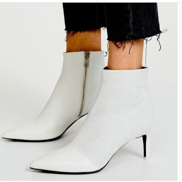 ✨ Rag & Bone BEHA White Suede Moto Stiletto Ankle Booties Size 38.5 (US 8.5) NIB - Picture 1 of 12